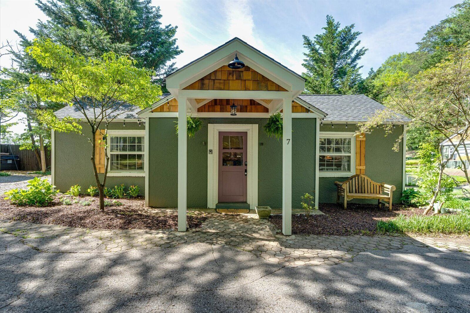 Rock Island Cottage | Free WiFi, bed sheets