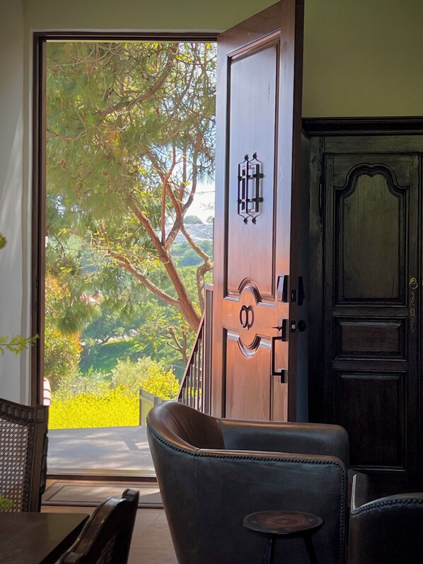 Interior - Luxury Guest House with Ocean Views (Malibu)