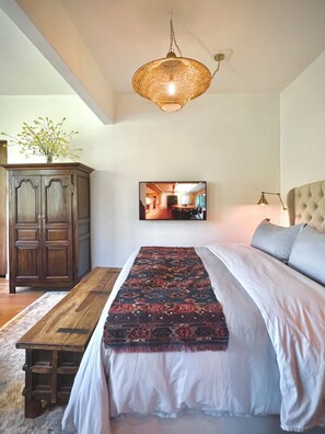 1 bedroom, iron/ironing board, WiFi, bed sheets - Luxury Guest House with Ocean Views (Malibu)