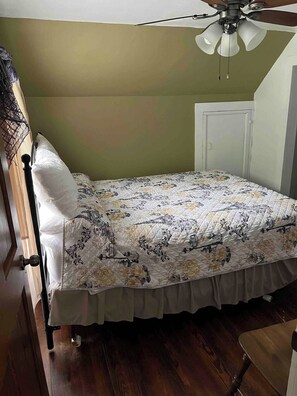 3 Schlafzimmer, Bügeleisen/Bügelbrett, Reisekinderbett, kostenloses WLAN