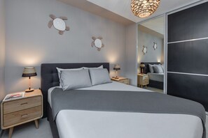 3 bedrooms, iron/ironing board, travel cot, WiFi