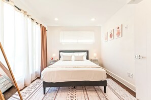 1 slaapkamer, een strijkplank/strijkijzer, gratis wifi, beddengoed