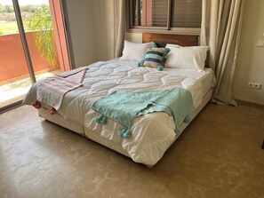 5 bedrooms, in-room safe, free WiFi, bed sheets - Villa Chanel (Marrakech)