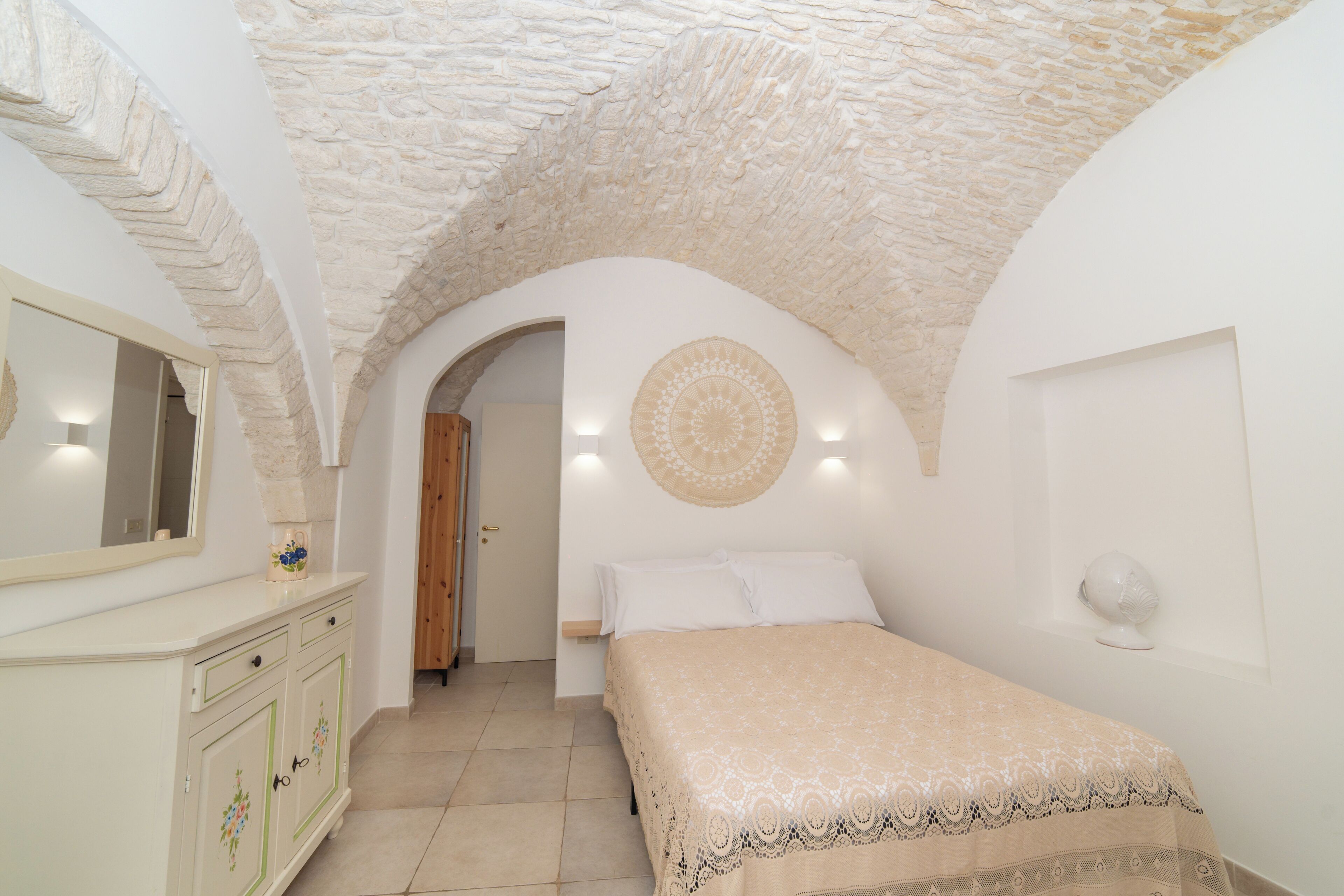 2 bedrooms, in-room safe, travel cot, WiFi