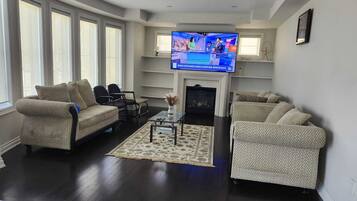Smart TV y chimenea
