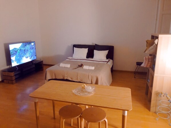 1 室のベッドルーム、WiFi、ベッドシーツ