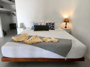 Vila standard, 1 quarto, vista para o mar, de frente para a praia | 1 quarto, escrivaninha, Wi-Fi de cortesia, roupa de cama