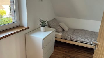 2 Schlafzimmer, Reisekinderbett, WLAN, Bettwäsche