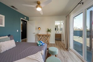 3 makuuhuonetta, työpöytä, silitysrauta/-lauta, Wi-Fi