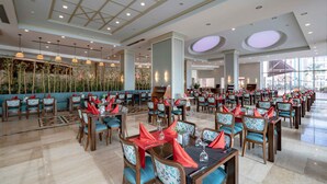 Restaurant - Euphoria Aegean Resort & Spa (Halal Hotel) (Seferihisar)