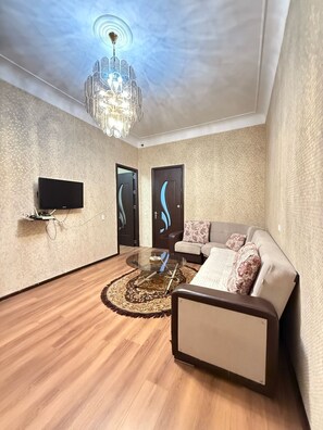 Smart TV - 2-bedroom apartment in amazing Baku with WiFi, AC (Baku)