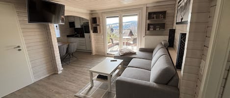 Smart-tv och eldstad