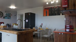 Refrigerador, microondas, horno y lavavajillas