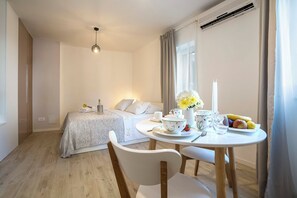 1 bedroom, iron/ironing board, WiFi, bed sheets - Studio apartment Petar in old part of town - first floor (Split)