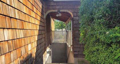 Contemporary Downtown Basement Apartment in La Grande!