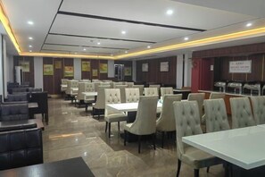 Unclassified image, 2 of 28, button - Erenhot Jingtai Hotel (Erenhot)