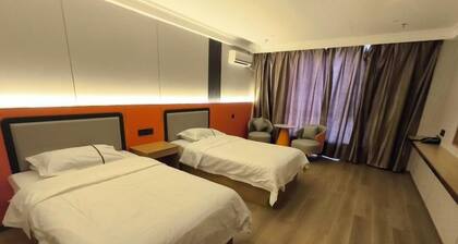 Erenhot Jingtai Hotel