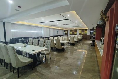 Erenhot Jingtai Hotel