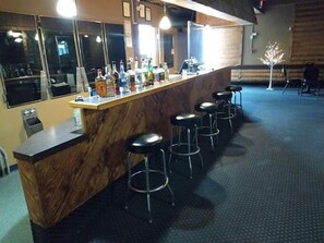 Bar (on property) - Shoal Lake Motor Inn (Shoal Lake)