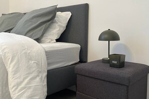 2 habitaciones, escritorio, tabla de planchar con plancha y wifi 