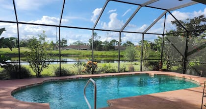 Charming 3-bedroom house with pool and WiFi in North Port in amazing community