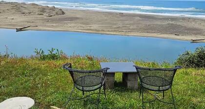 Ocean Front with Private Stairway to Seaside Beach
