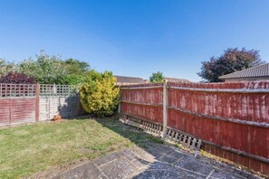 Property grounds - 3BR Spacious Home Near City Centre (Maidstone)