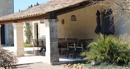 CHAMBRES D'HOTES d'exception dans un Mas Provençal avec petit déjeuner gourmand