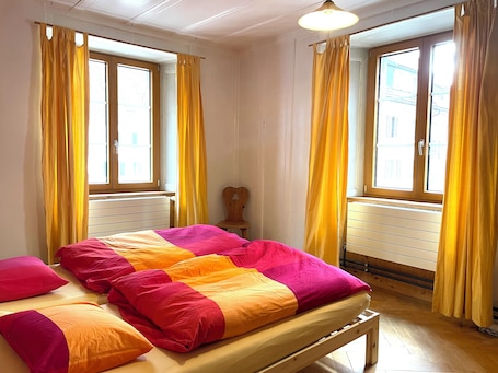 Quarto duplo | Wi-Fi de cortesia, roupa de cama