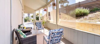 Spacious home with Spa, Private Driveway/Entrance, Mountain View, near SD Safari