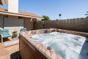 Baignoire à remous extérieure