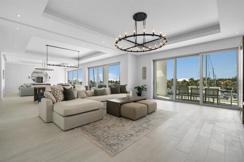 Luxury 3-bedroom PH condo with fitness amenities, WiFi in lovely Nassau