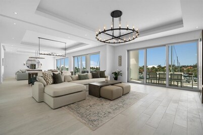 Luxury 3-bedroom PH condo with fitness amenities, WiFi in lovely Nassau