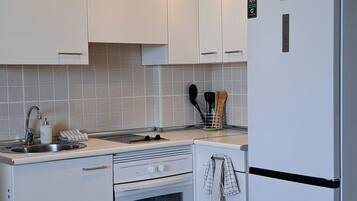 Refrigerador, microondas, horno, placa de cocina