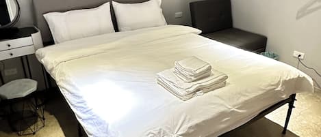 Basic Double Room | Free WiFi