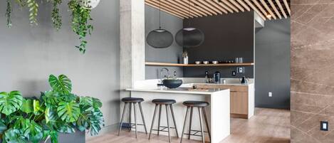 Dishwasher, cookware/dishes/utensils