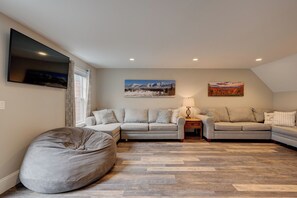 Smart-TV, Kamin, Tischfußball