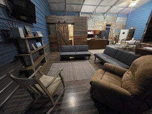 Lobby - Great place for allot of fun events & all your people under 1 roof low cost! (Hunnewell)