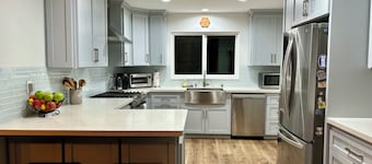 Spacious 4-bedroom house in welcoming Pleasanton with WiFi, AC