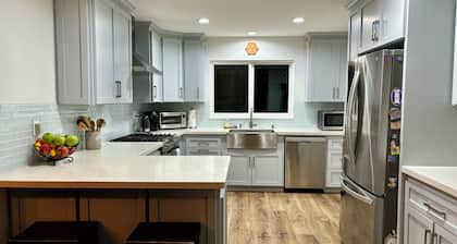 Spacious 4-bedroom house in welcoming Pleasanton with WiFi, AC