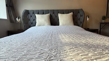 1 quarto, escrivaninha, ferros/tábuas de passar roupa, Wi-Fi