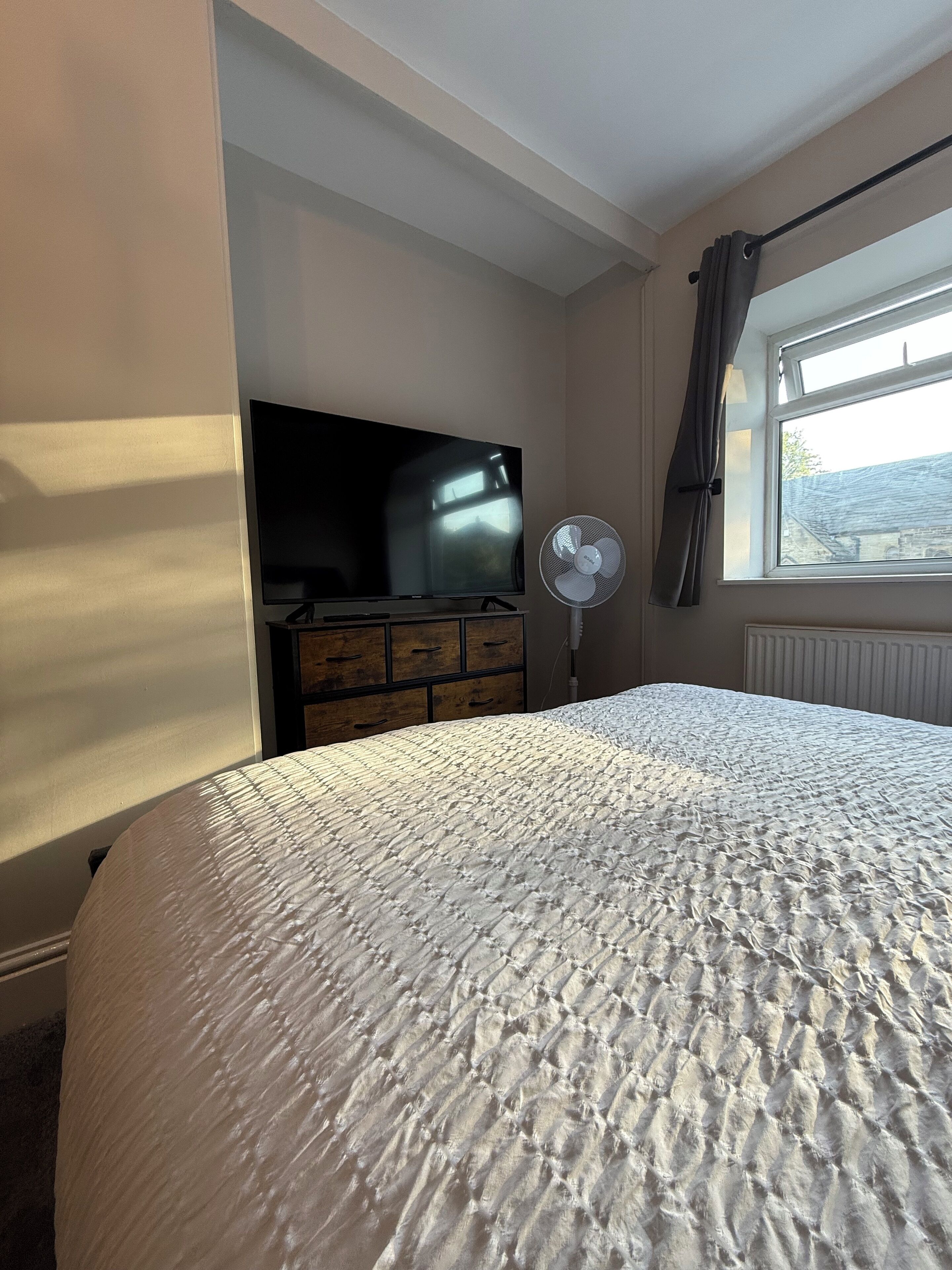 1 bedroom, desk, iron/ironing board, WiFi