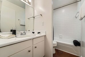 Hårtork och handdukar