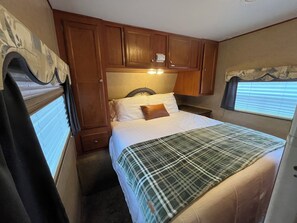 2 soverom og sengetøy