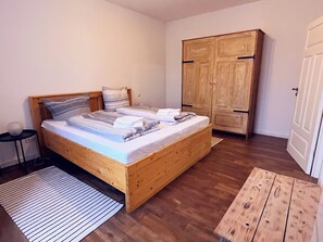 2 slaapkamers, een strijkplank/strijkijzer, wifi, beddengoed