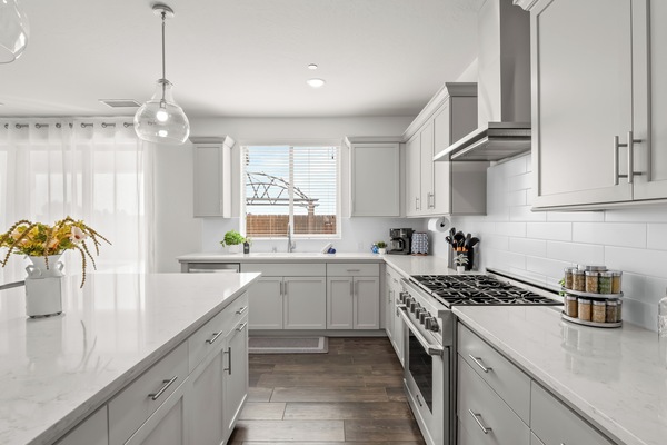 Frigorífic, microones, forn i placa de cuina