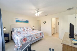 2 bedrooms, WiFi, bed sheets - Minutes to entertainment, activities and more! (The Villages)