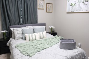 2 bedrooms, iron/ironing board, free WiFi, bed sheets