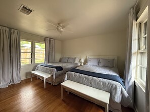 3 多间卧室、熨斗/熨衣板、WiFi、床单