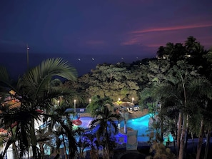 Quarto casal luxo, vista para o jardim | Vista para o jardim